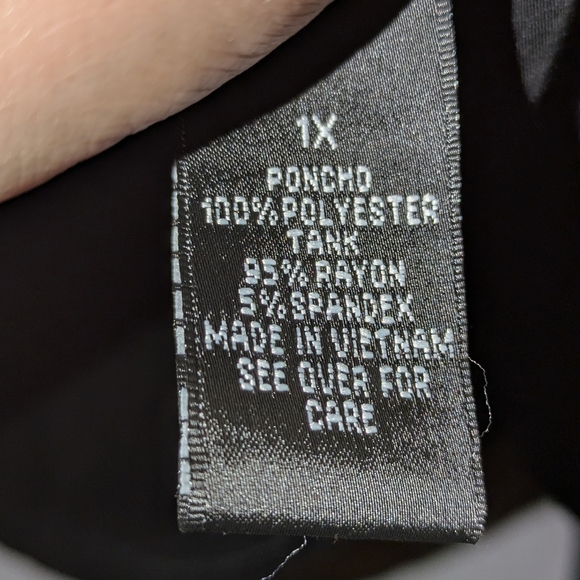 AGB Woman Plus Size Black Fringe Poncho Size 1X. EUC - Picture 7 of 8